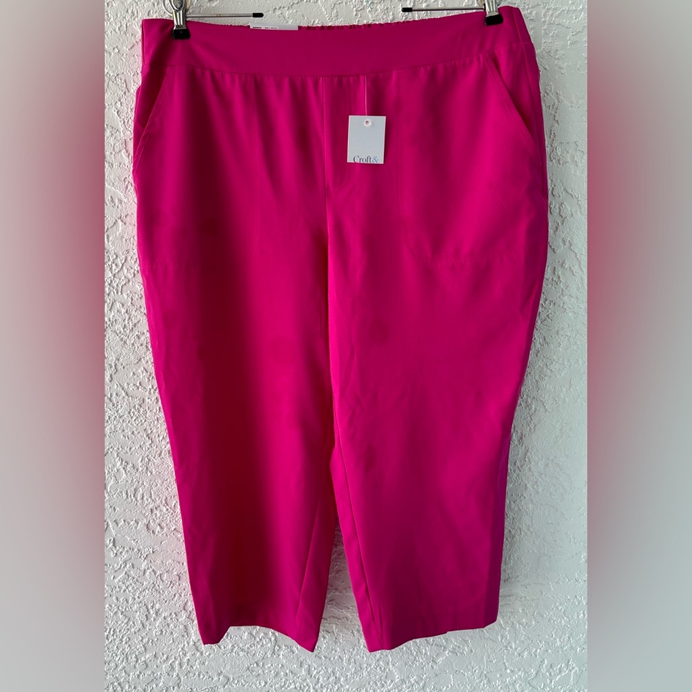 New lightweight fushia capris—petite large